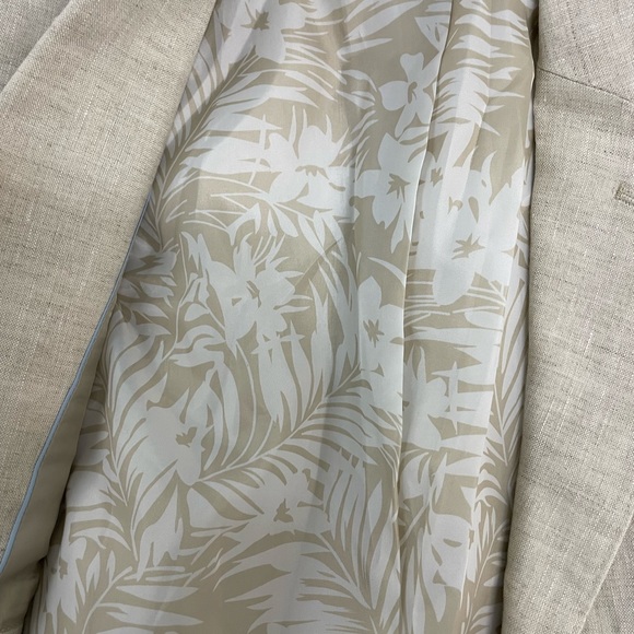 Linen Blazer - Picture 6 of 6